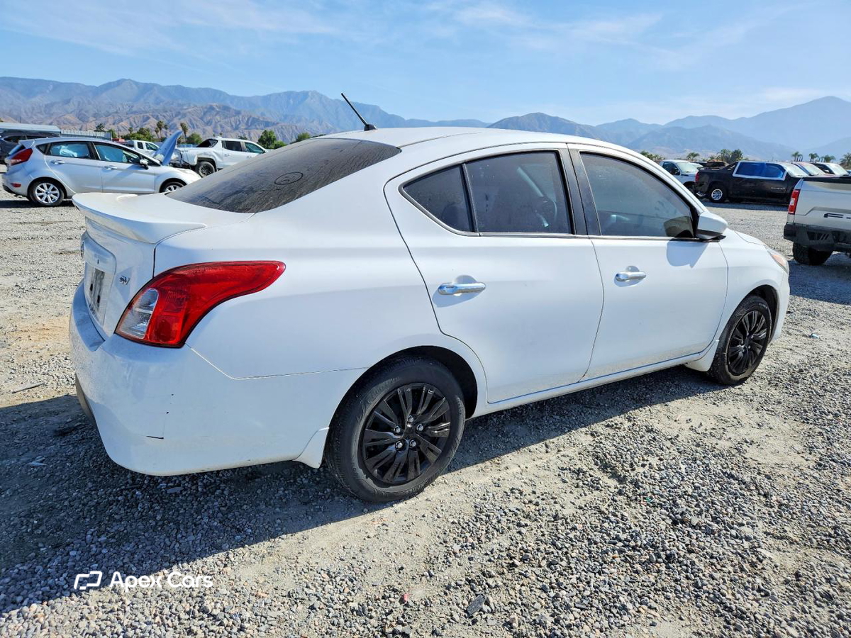 Nissan Versa 2018