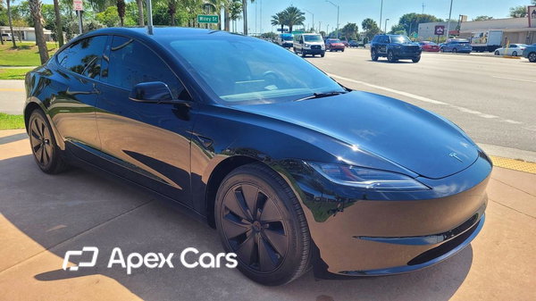Tesla Model 3 2025 - Image 1 of 12