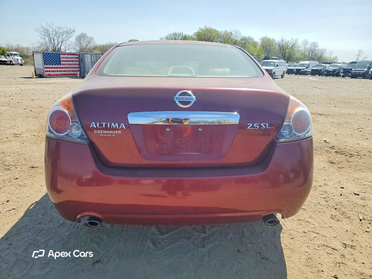 Nissan Altima 2010