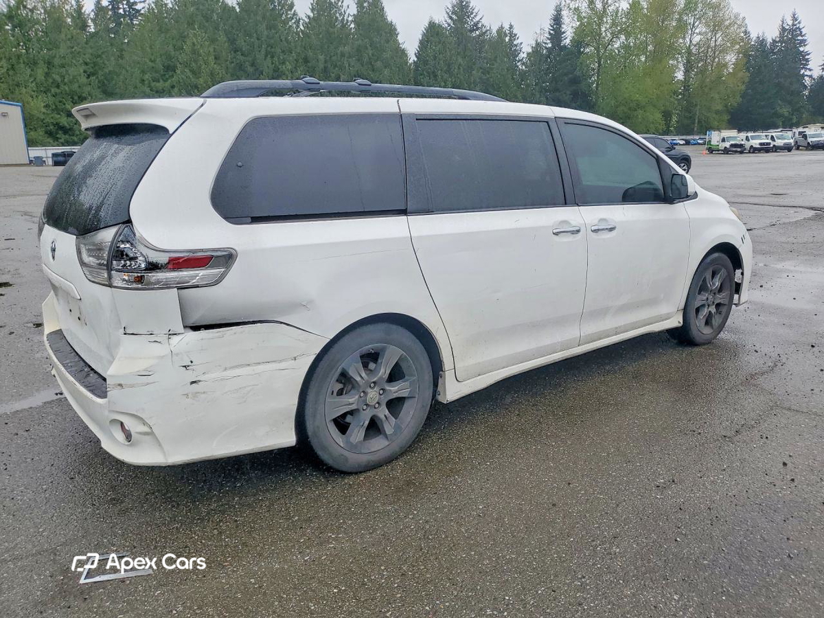 Toyota Sienna 2015