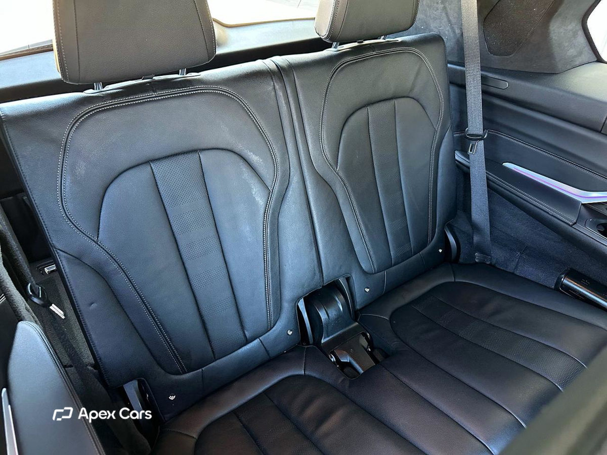 BMW X7 2021