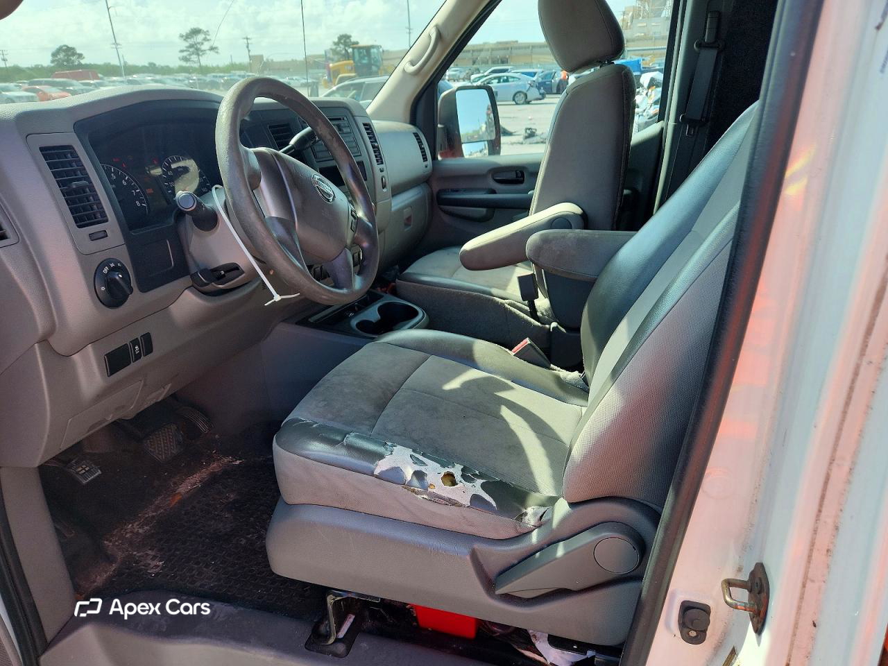 Nissan NV 2016