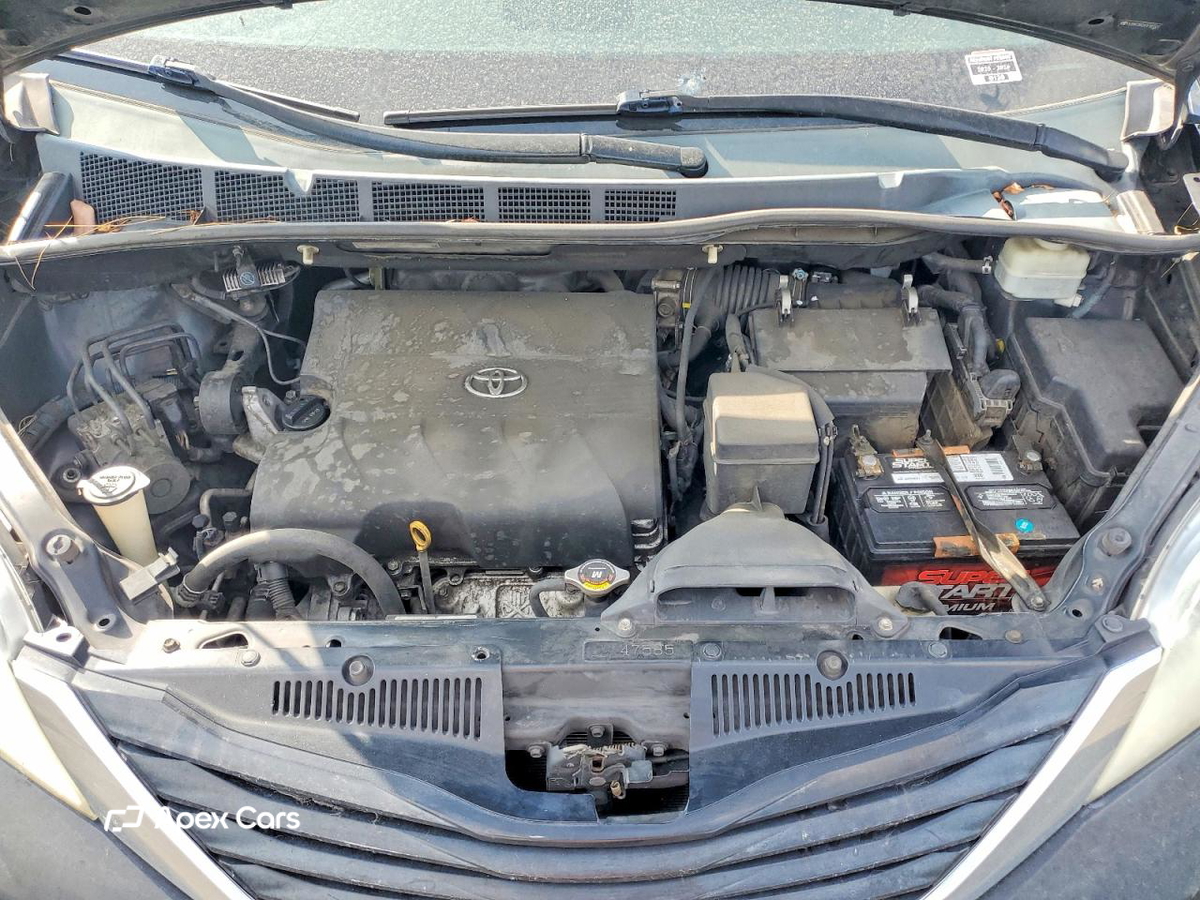 Toyota Sienna 2012