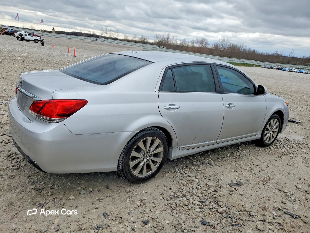 Toyota Avalon 2011