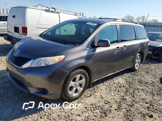 Toyota Sienna 2012 - Image 1 of 13