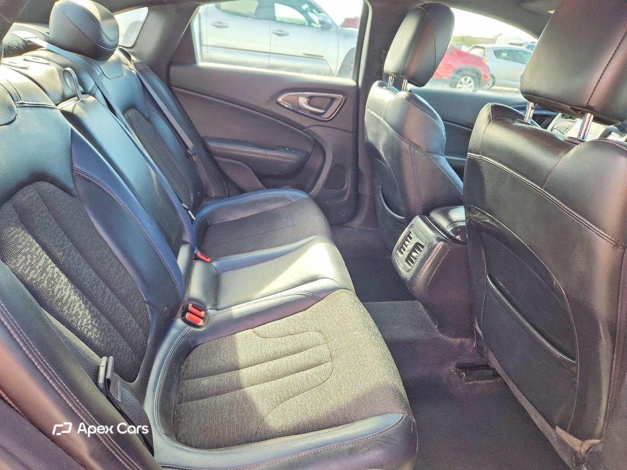 Chrysler 200 2015