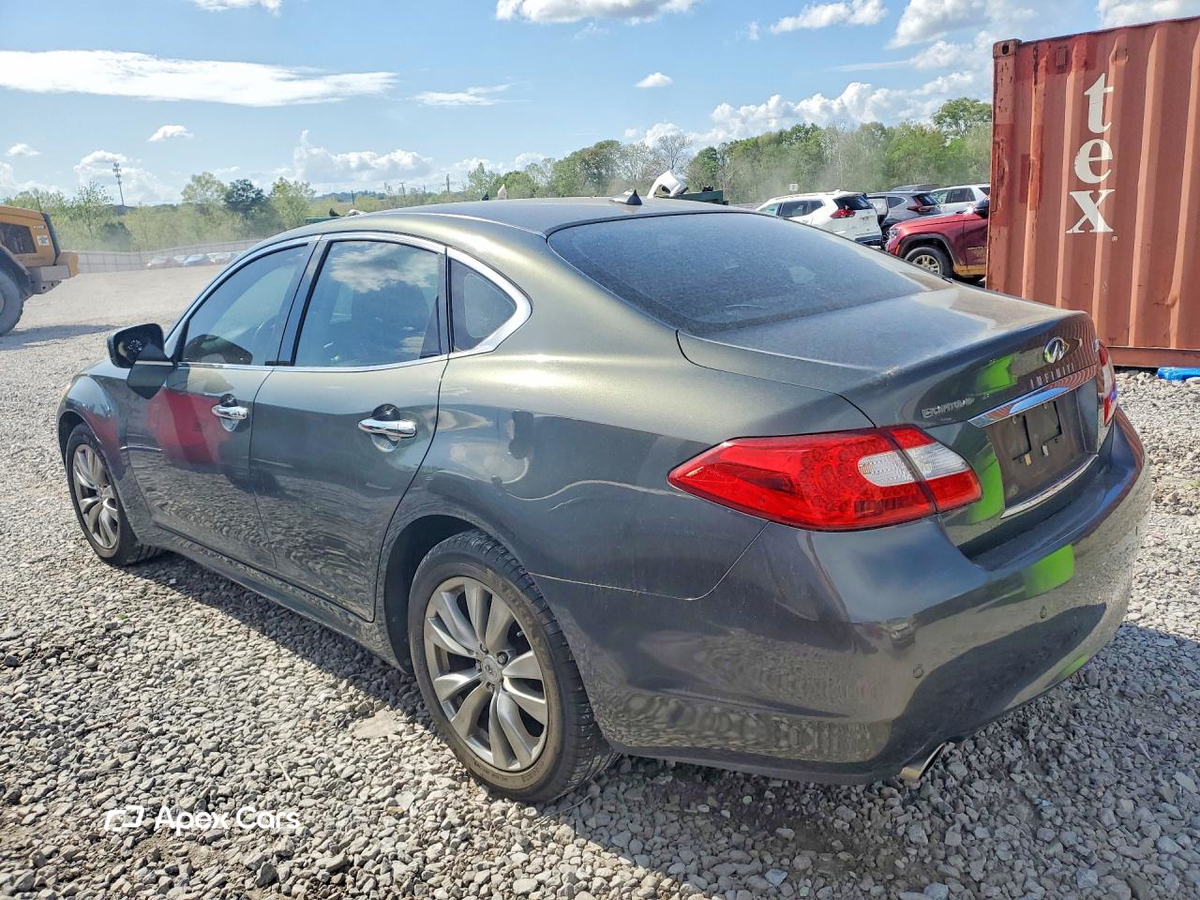 Infiniti M 2013