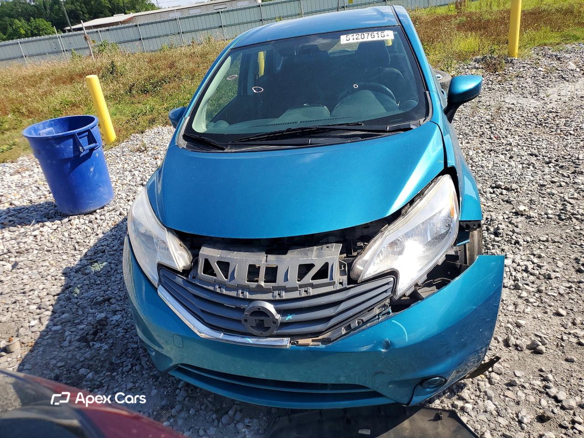 Nissan Versa 2015
