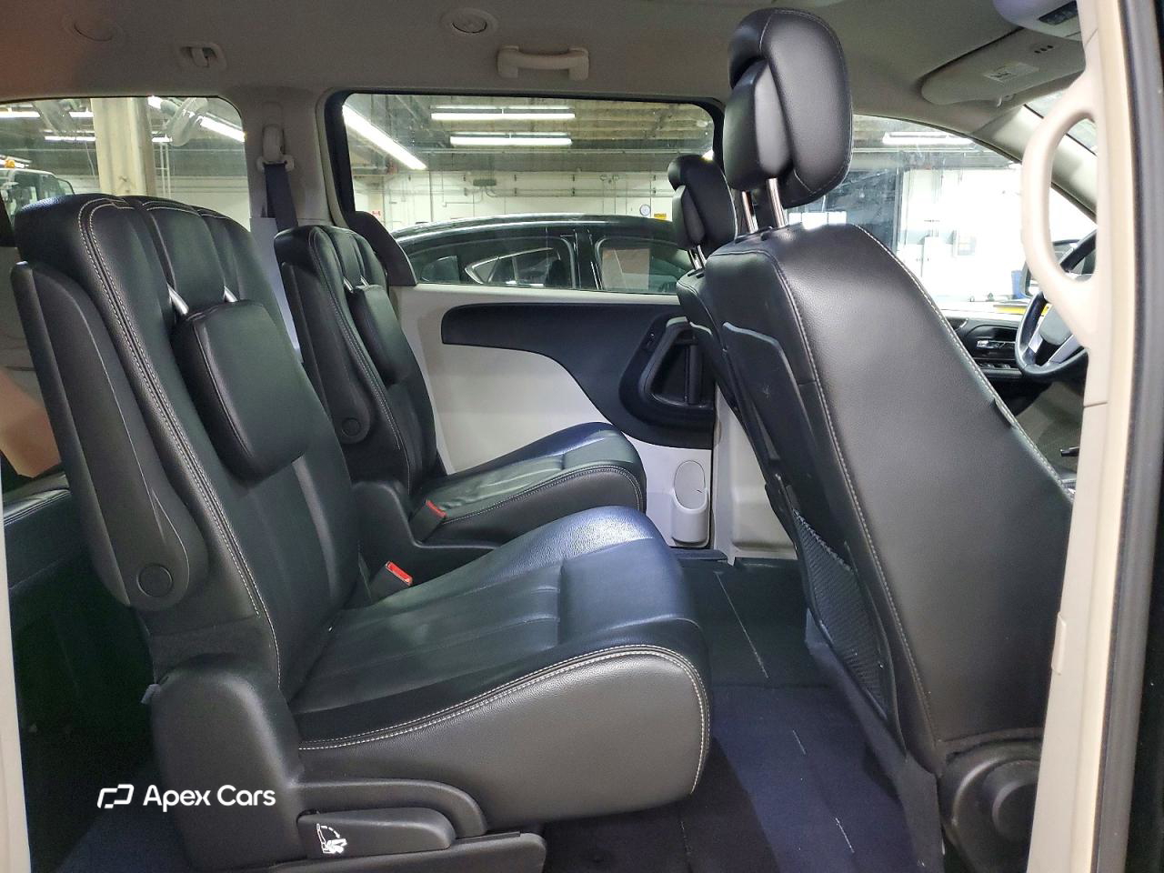 Chrysler Voyager 2015