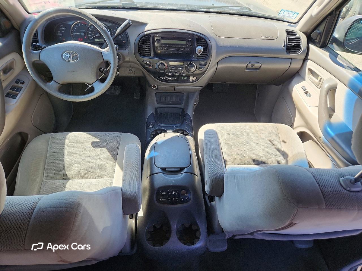 Toyota Sequoia 2005