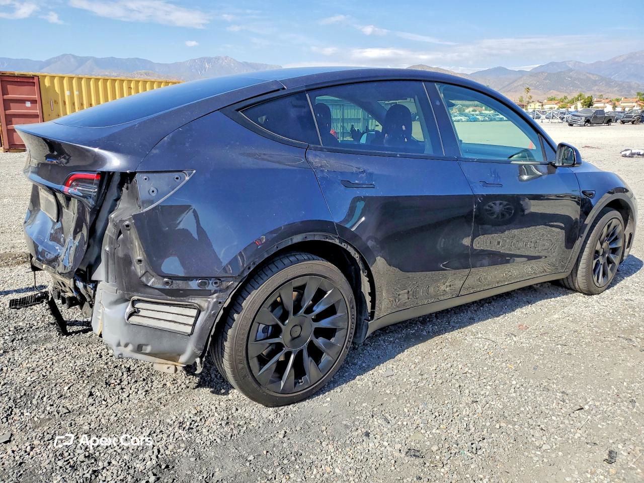 Tesla Model Y 2024