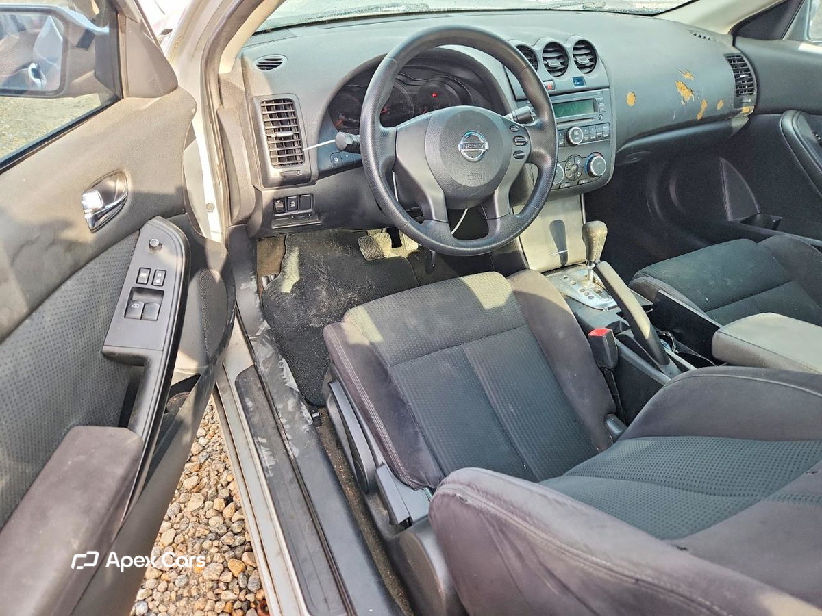 Nissan Altima 2011