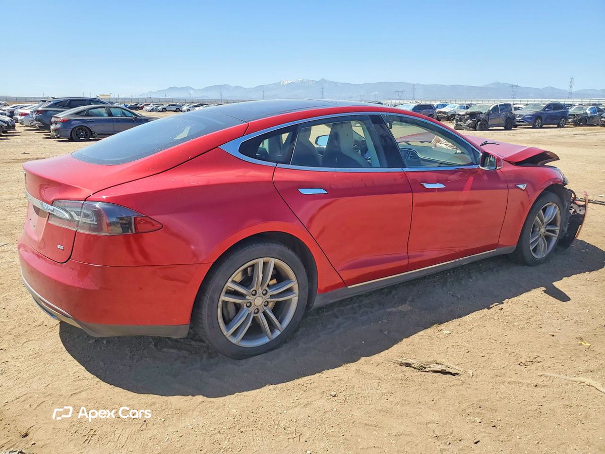 Tesla Model S 2015