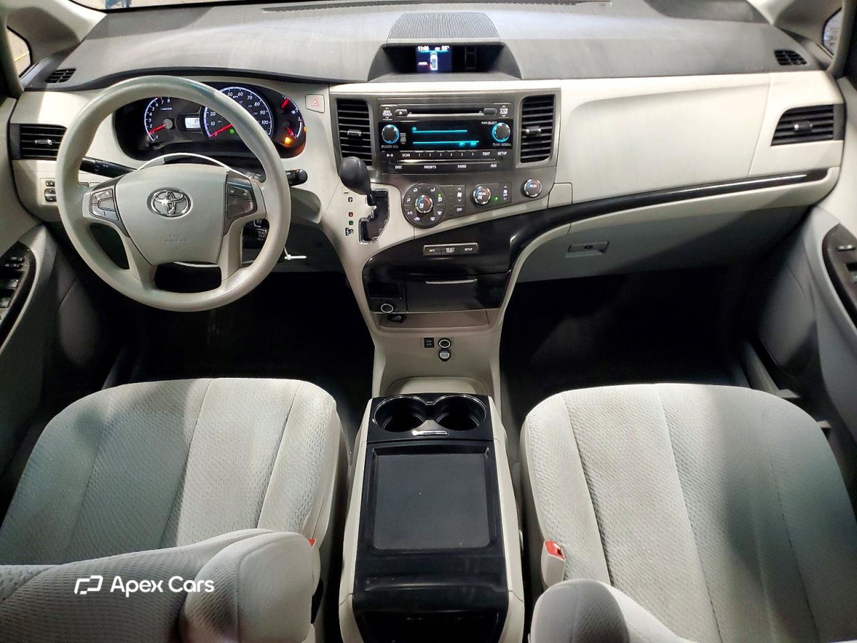 Toyota Sienna 2011