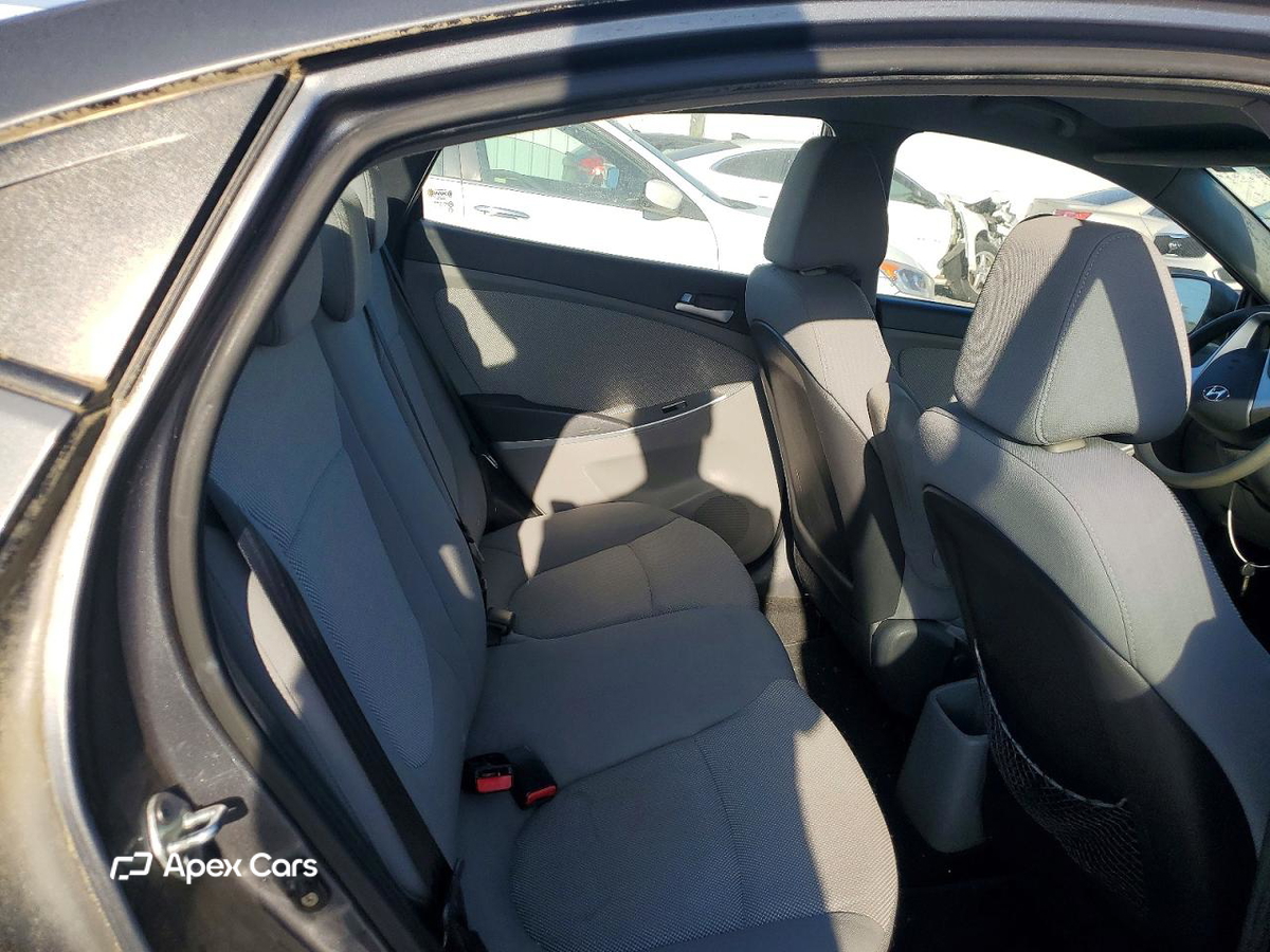 Hyundai Accent 2012
