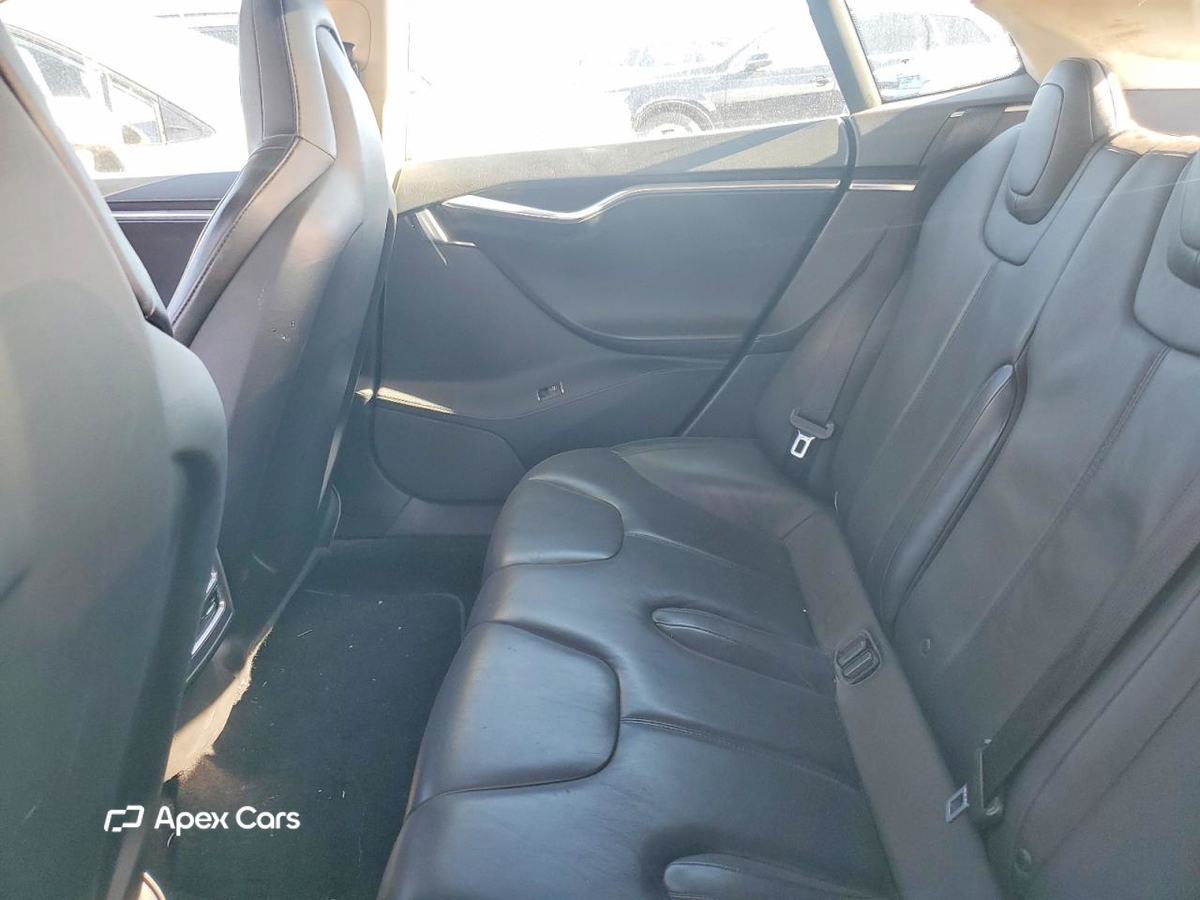Tesla Model S 2012