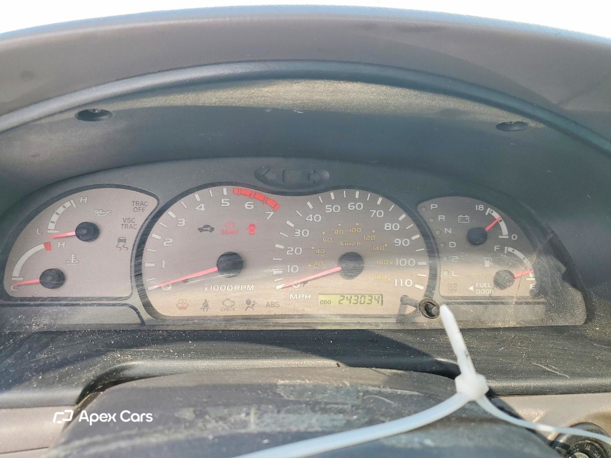 Toyota Sequoia 2002