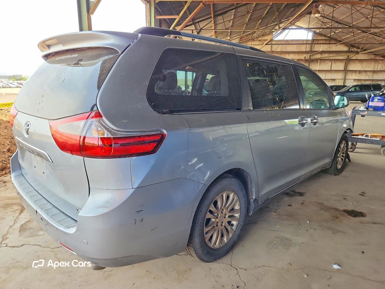Toyota Sienna 2016