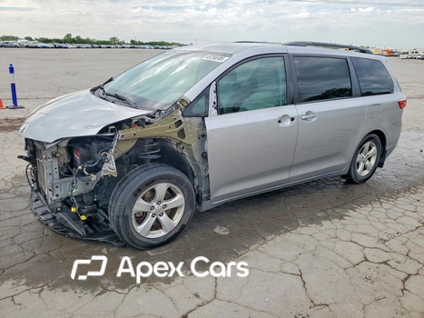 Toyota Sienna 2017 - Image 1 of 15
