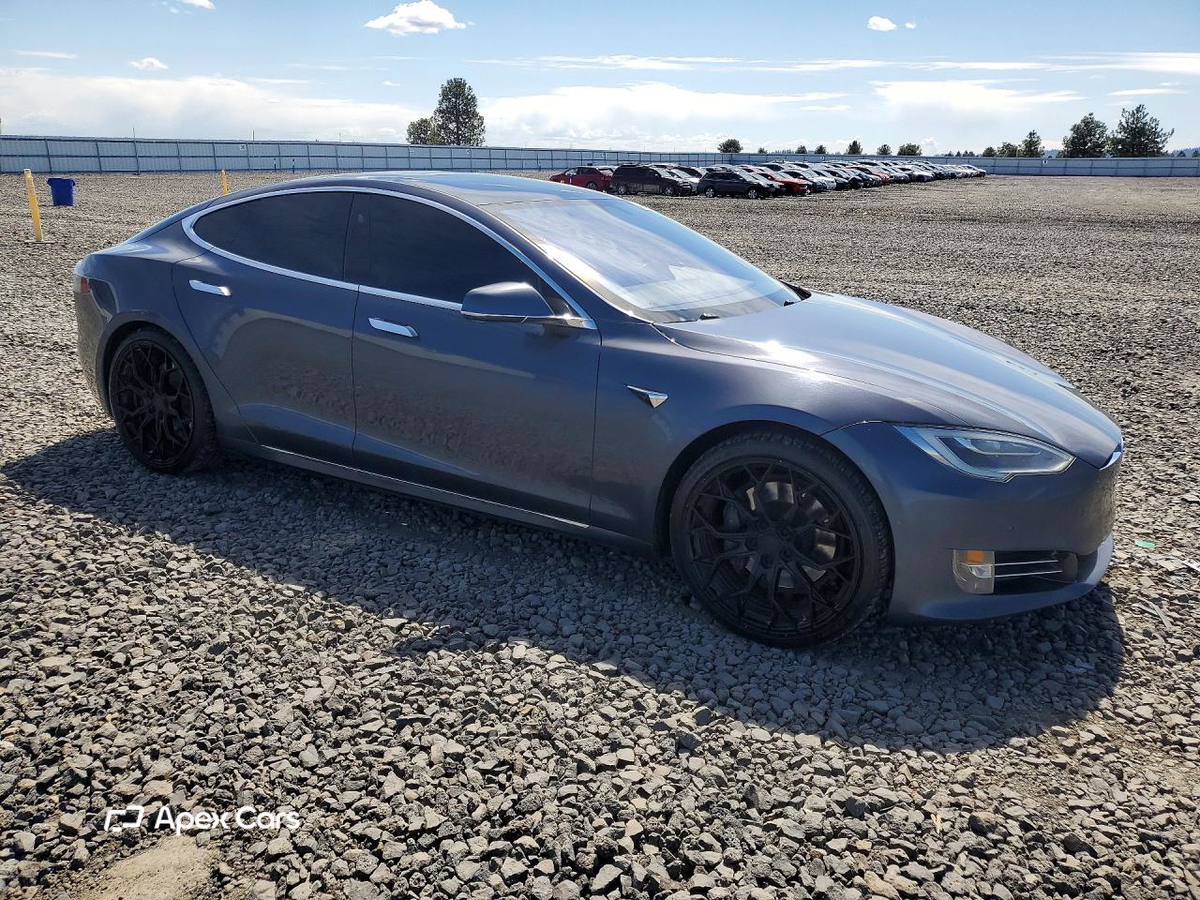 Tesla Model S 2018