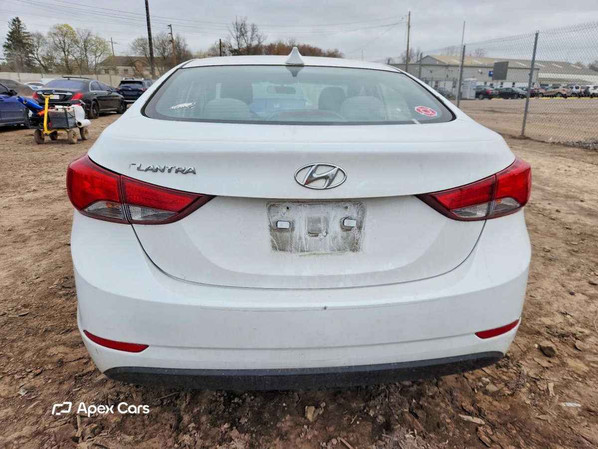 Hyundai Elantra 2016