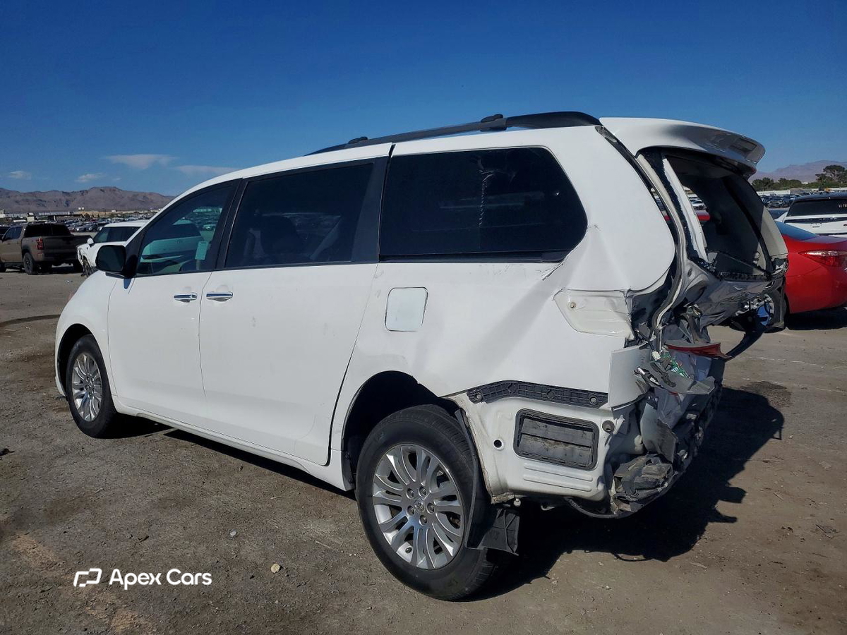 Toyota Sienna 2011