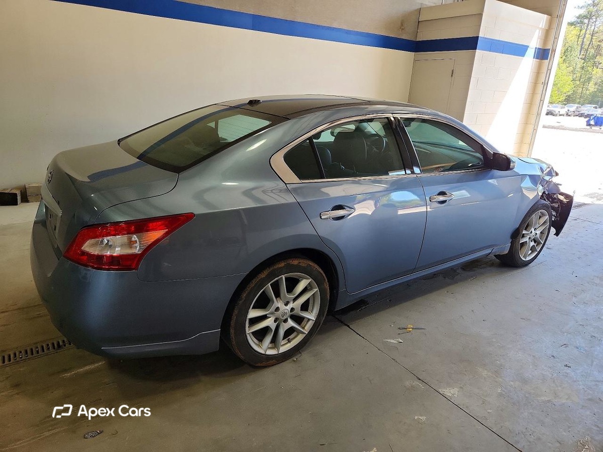 Nissan Maxima 2011