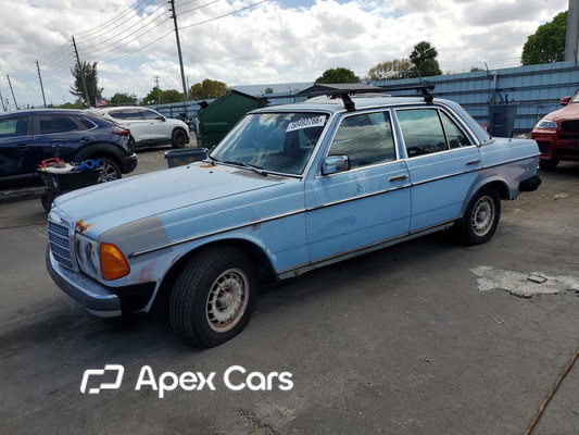 Mercedes-Benz  1982 - Image 1 of 12