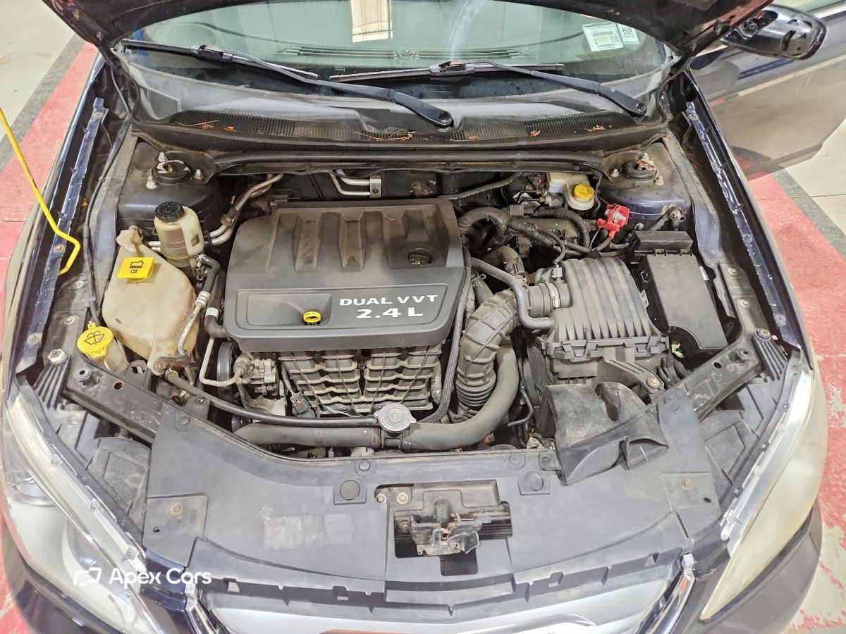 Chrysler 200 2011