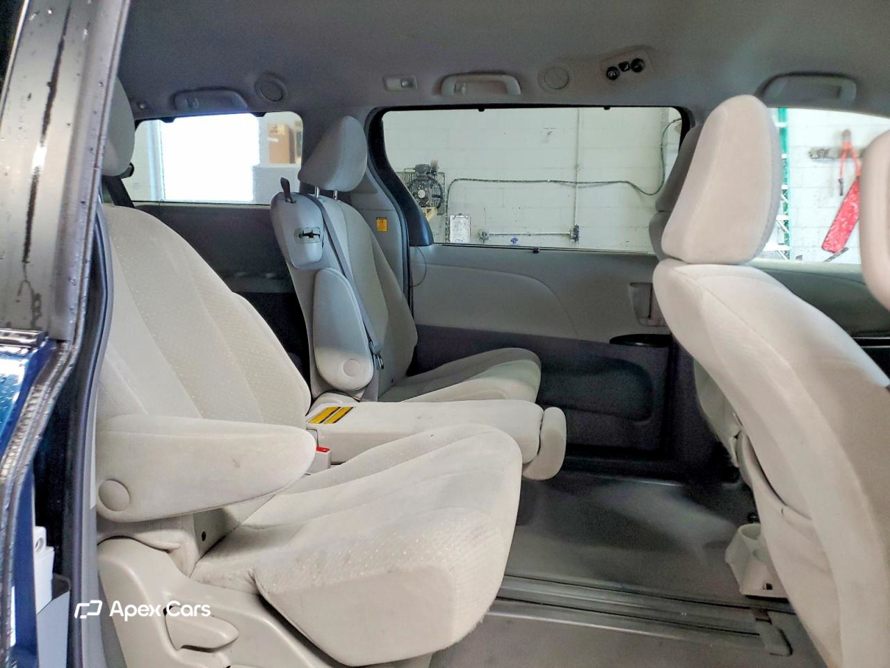 Toyota Sienna 2011