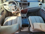 Toyota Sienna 2011
