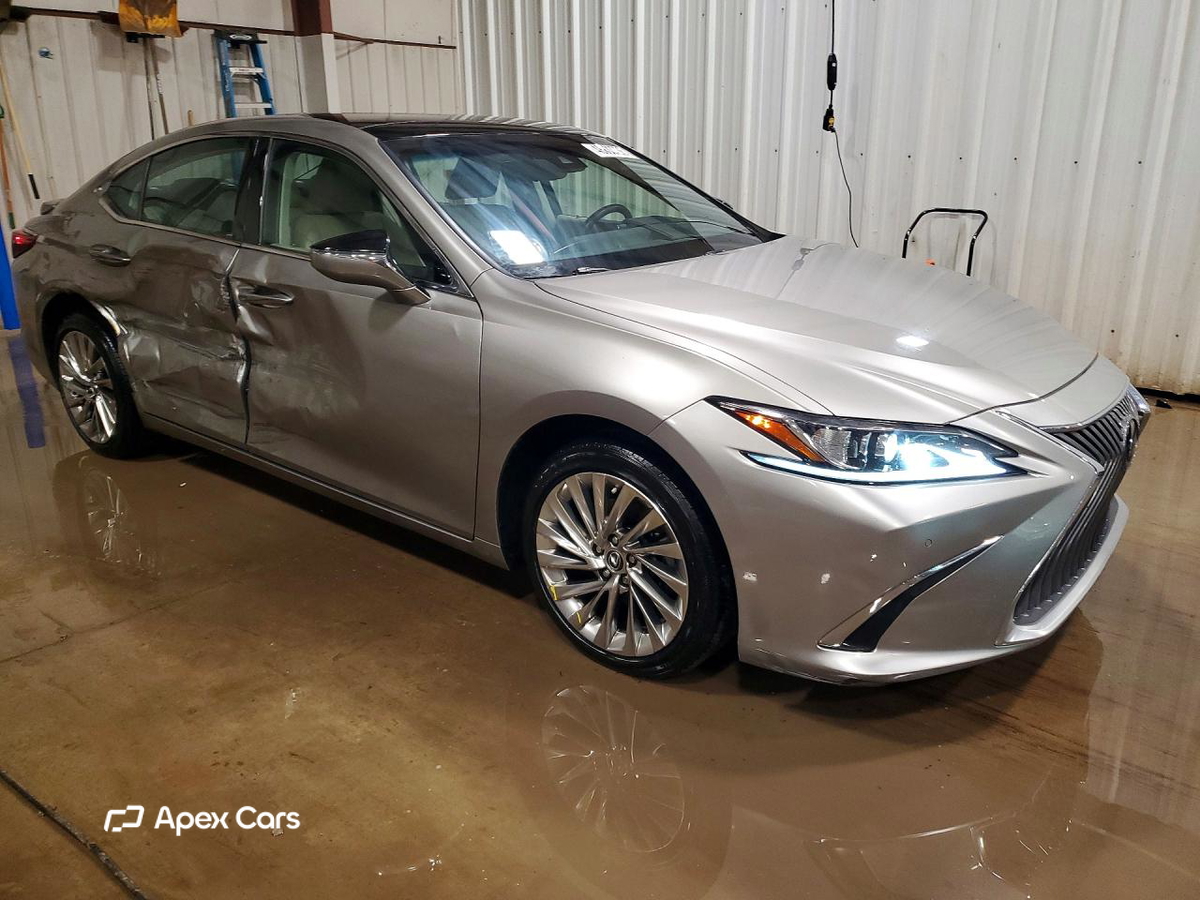 Lexus ES 2020