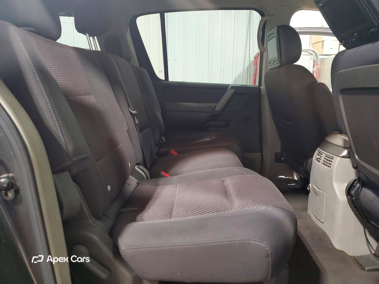 Nissan Armada 2004