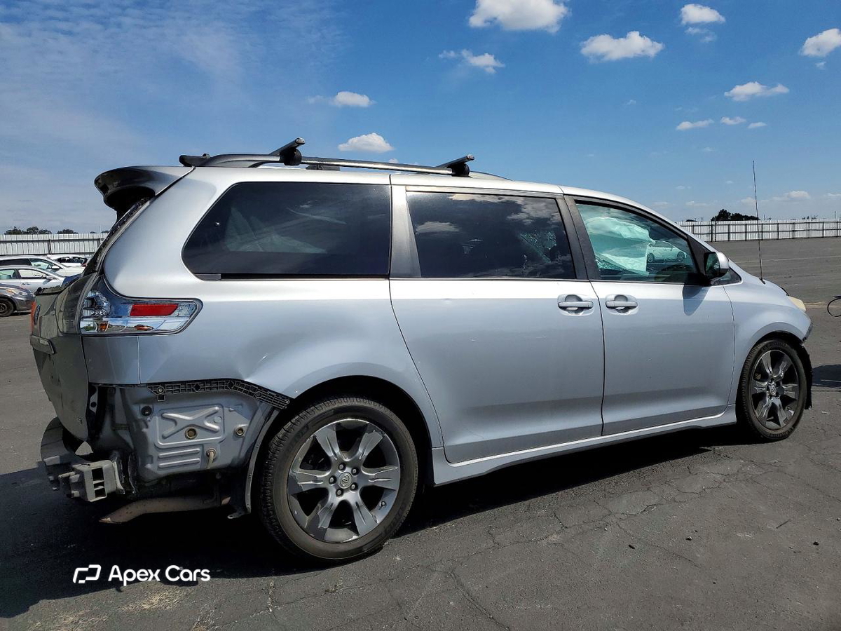 Toyota Sienna 2012