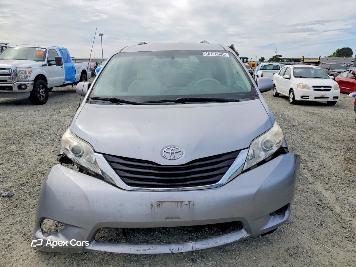 Toyota Sienna 2012