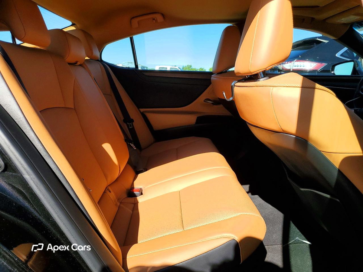 Lexus ES 2024