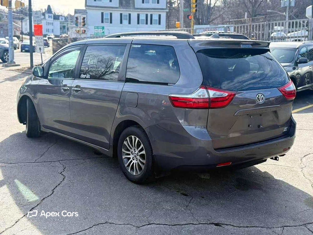 Toyota Sienna 2018