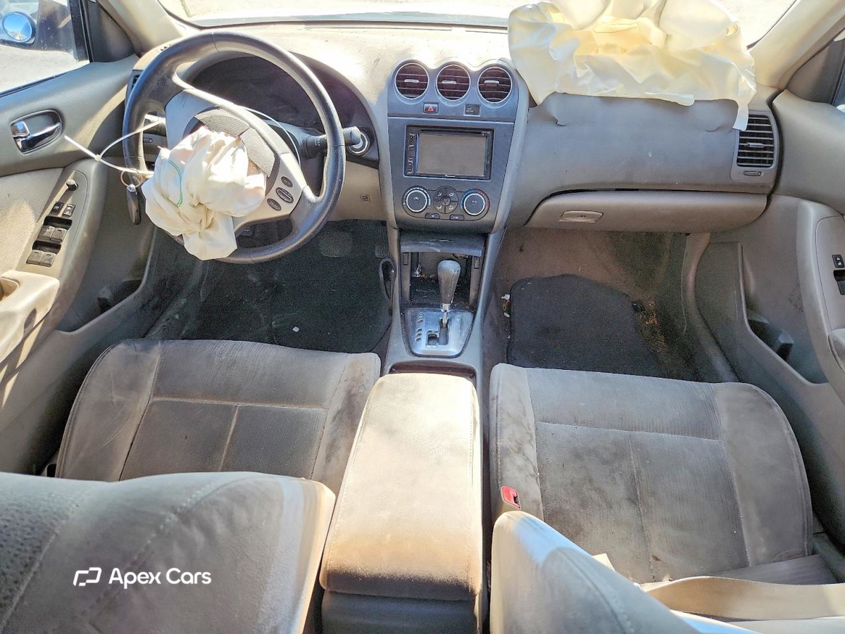 Nissan Altima 2010