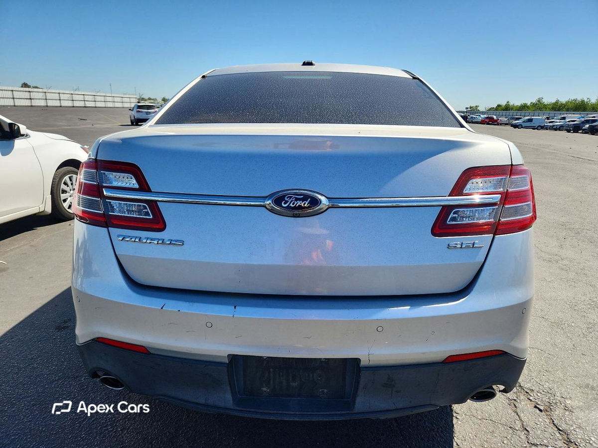 Ford Taurus 2015