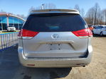 Toyota Sienna 2012