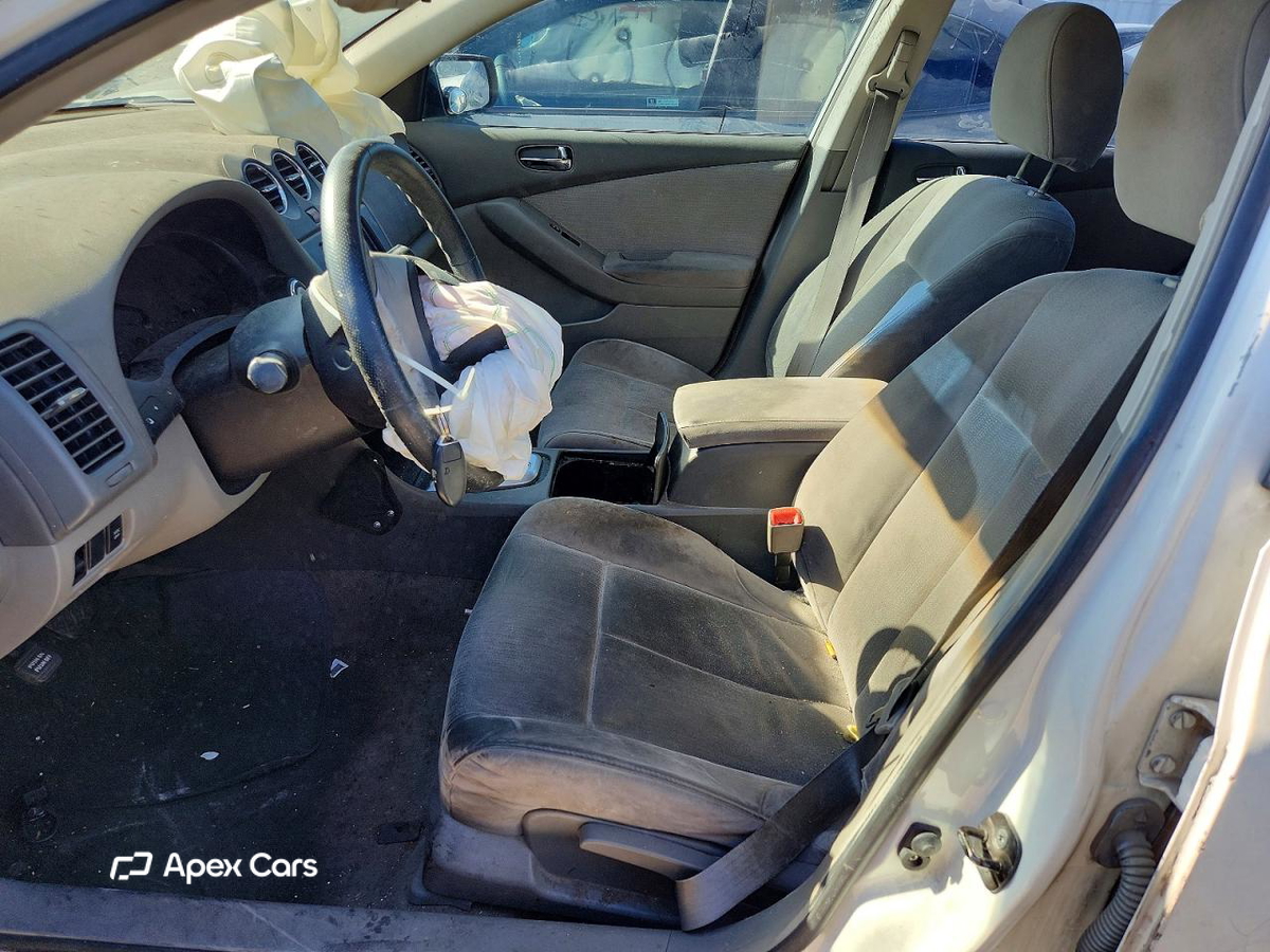 Nissan Altima 2010