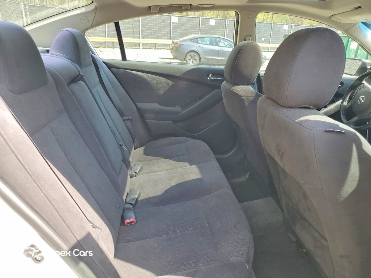 Nissan Altima 2012