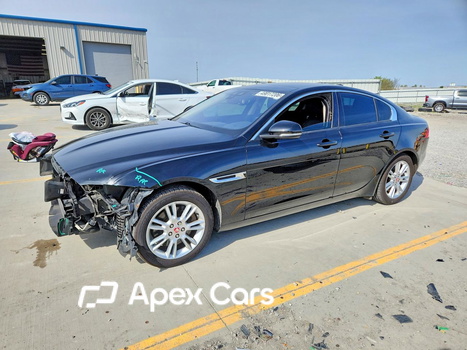 Jaguar XE 2017 - Image 1 of 12