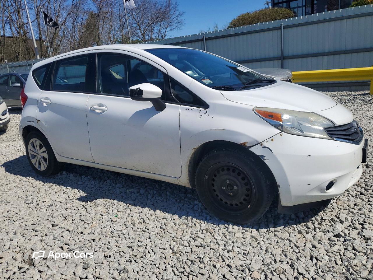 Nissan Versa 2015