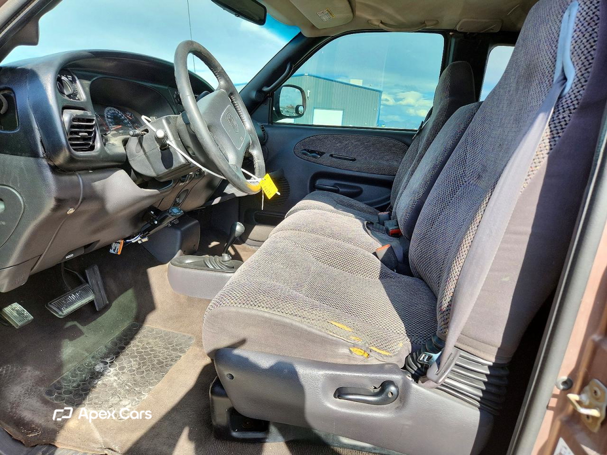 Dodge RAM 2000