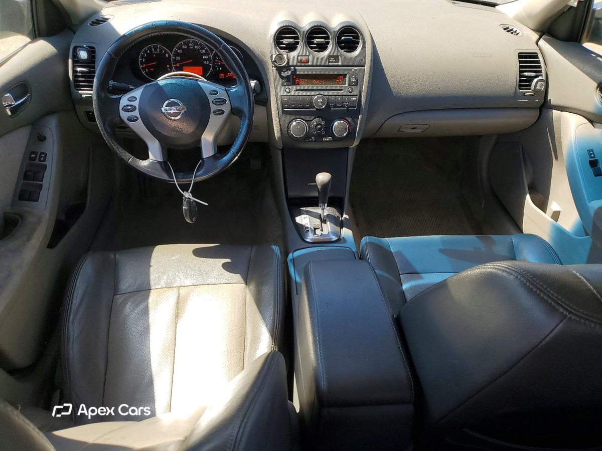 Nissan Altima 2011
