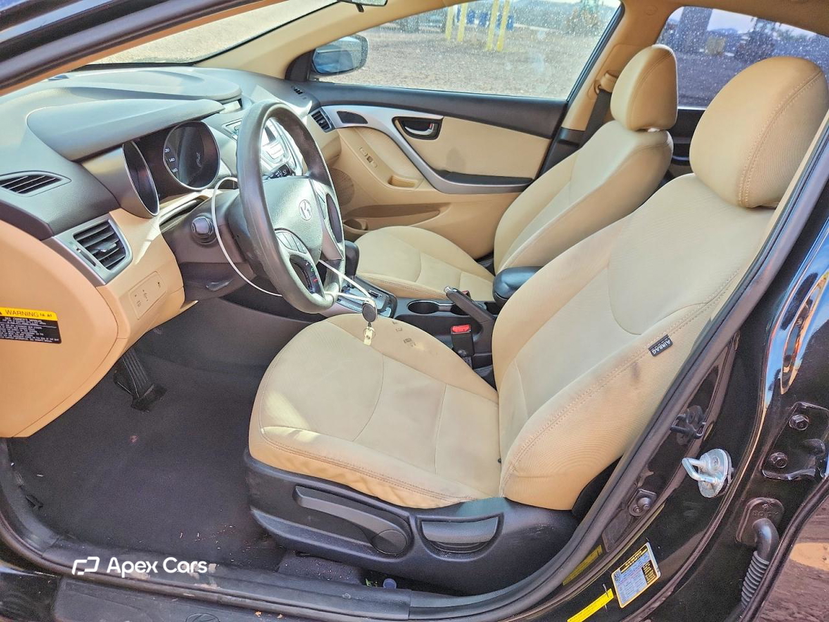 Hyundai Elantra 2013