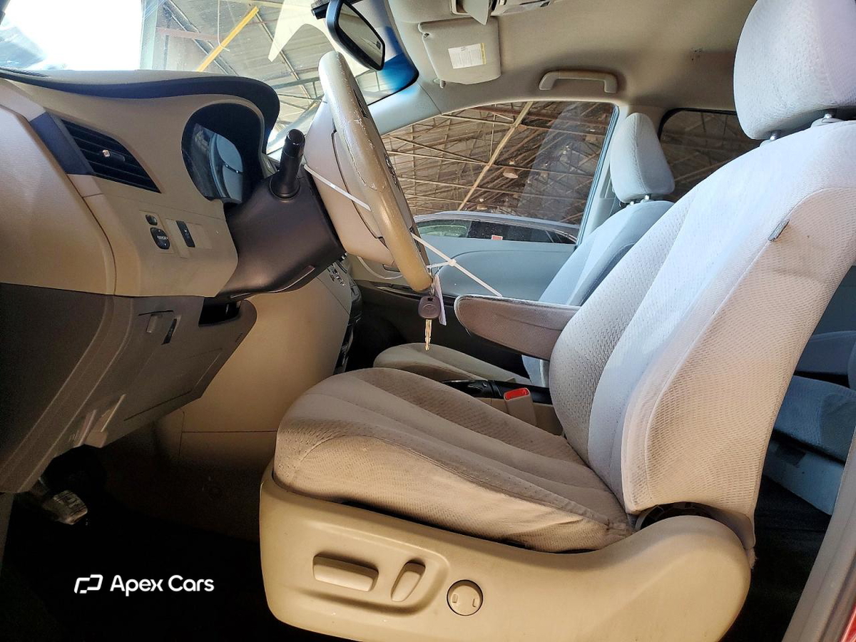 Toyota Sienna 2011