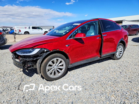 Tesla Model X 2018 - Image 1 of 15