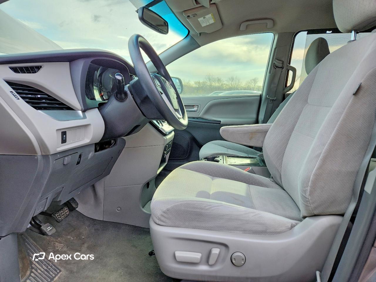 Toyota Sienna 2015